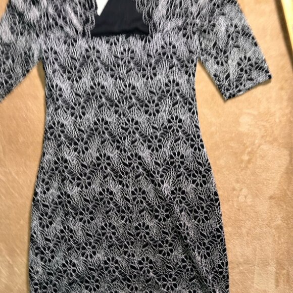 NWT Candalate Women Medium Black White‎ Floral Keyhole Back Fitted Dress (R) - Picture 10 of 10